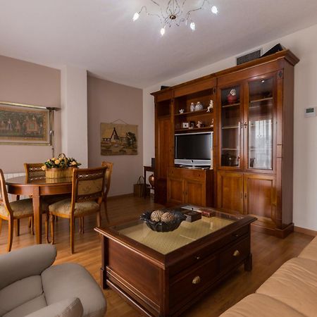 Gracia Suites - Centro Y Confort Con Parking Gratis غرناطة المظهر الخارجي الصورة