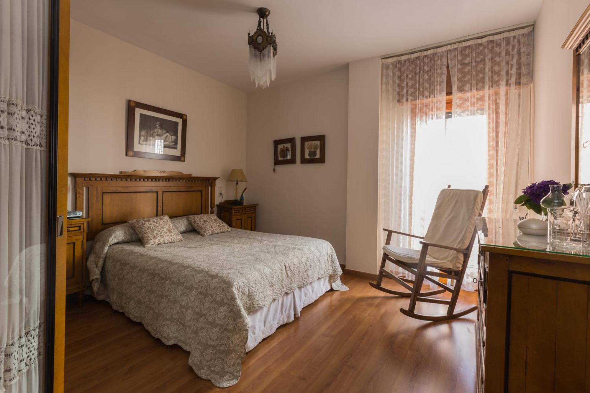 Gracia Suites - Centro Y Confort Con Parking Gratis غرناطة المظهر الخارجي الصورة